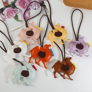 Porte-clés en cuir personnalisé Boshiho, fait main, avec pendentif poney mignon, pour femme, idéal pour sac à main - Product Image 2