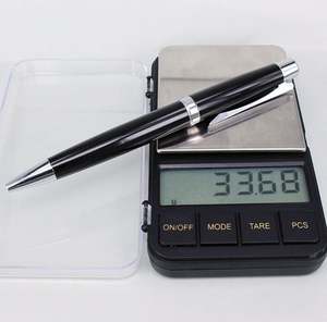 Bolígrafo de Lujo Plateado con Diseño Retorcido, Bolígrafo de Metal Promocional con Logotipo de Marca de Auto, Punta de 1.0 mm, Tinta Negra - Product Image 6