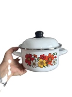 Casserole en émail métallique Luhong à double poignée, couvercle inclus, design classique, résistante à la chaleur, compatible gaz et induction, passe au four, facile à utiliser