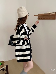 Áo len cardigan mùa thu dáng rộng, cài khuy đơn, tay đèn lồng kiểu Hàn Quốc, cổ V, dài chấm gót chân, dành cho nữ - Product Image 3