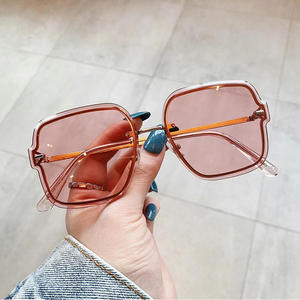 Lunettes de soleil carrées Qianai pour femme, protection UV400, monture dorée, verres en acétate, type 3, pare-soleil tendance rose océan - Product Image 1