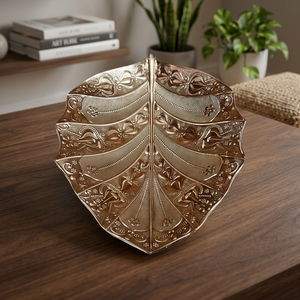Plateau en métal argenté moderne à motif de feuilles, design embossé complexe, décoration d'intérieur, artisanat Nirmala - Product Image 3