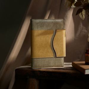 Carnet de notes A5 en cuir PU avec logo personnalisé, couverture rigide, planificateur de voyage hebdomadaire, motif rocheux, fermeture magnétique - Product Image 1