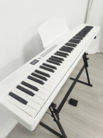 Musikklaviere Faltbares Multifunktionales Klaviatur-Keyboard, Elektronisches Klavier mit Mehreren Tönen & Rhythmen für Anfänger