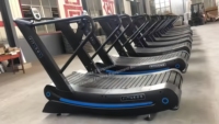 Tapis roulant incurvé non motorisé Commercia Aerobic - Équipement de fitness auto-alimenté robuste pour salle de sport