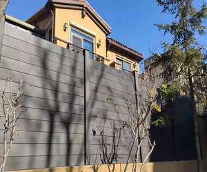 แผงรั้วอลูมิเนียมสีดำแบบทันสมัยรั้วเคลือบผงเพื่อความเป็นส่วนตัวสำหรับตกแต่งสวน3D บริการการสร้างแบบจำลองหมวกโลหะป้องกัน - Product Image 2