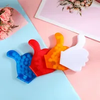 Approvisionnement d'usine Menthe de haute qualité à bas prix Menthe Bonbons Forme de pouce Menthe en boîte en plastique