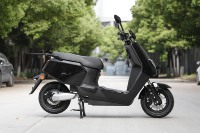 Nouvelle conception de moto électrique 2000W avec gros pneus, vente directe d'usine de motos électriques