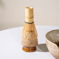 Nouvelle boîte cadeau de matcha tendance comprenant un bol à matcha et un support pour chasen, fouet en bambou avec cuillère à thé, 4 pièces d'accessoires pour matcha