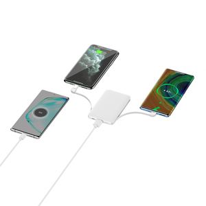Banco de energía móvil de polímero ultrafino de 5000mAh en forma de tarjeta tres en uno Universal con interfaz de entrada Micro USB de dos cables - Product Image 2