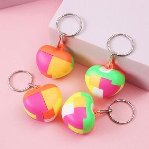 Plastic Kongming Lock <b>Puzzle</b> Mini Building Block Keychains, Creative Nostalgic Assembly Ball Toys - Product Image 2