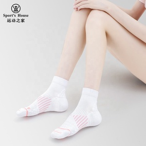 <span class=keywords><strong>Compression</strong></span> à carreaux professionnelle pour femmes chaussettes sans couture soutien de la voûte plantaire à coupe basse pour la fasciite plantaire circulation améliorée - Product Image 6