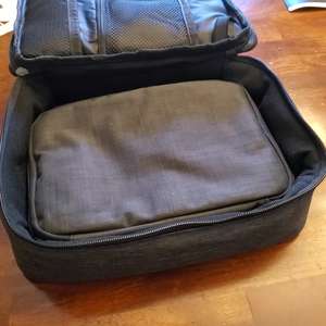 Échantillon gratuit : Pochette de rangement pour accessoires électroniques, organiseur universel de voyage pour câbles, chargeurs, téléphones, cartes SD - Product Image 6