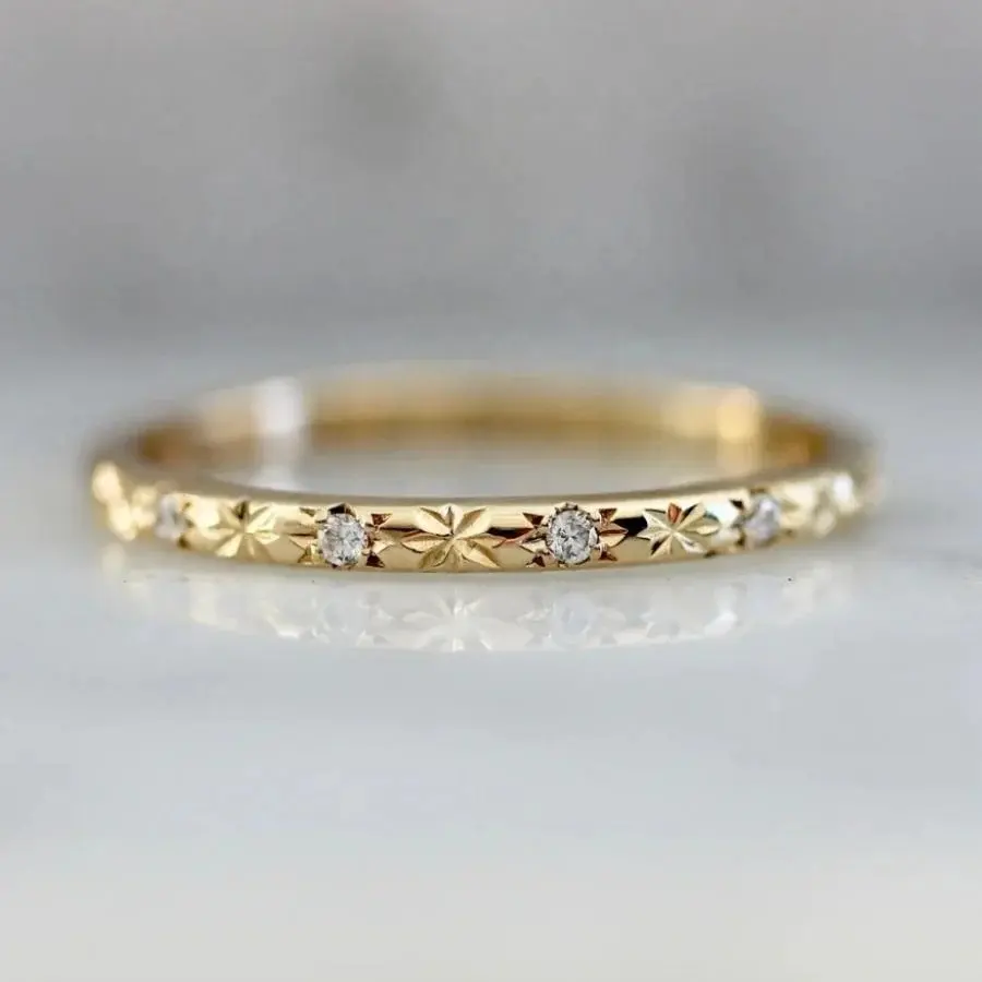 LOZRUNVE China Jewelry Factory Wholesale Empilable Diamond Engraved Star Band Ring for Women