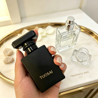 Vente en gros de flacons cosmétiques en verre noir de 30 ml avec impression sérigraphique, flacon de parfum unique avec bouchon pulvérisateur, modèle PB2