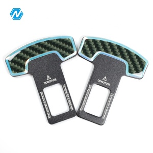 A fibra luminosa personalizada do carbono do logotipo Car Seat <span class=keywords><strong>Belt</strong></span> Extender Plug Clip Segurança do carro com todo o logotipo do carro - Product Image 6