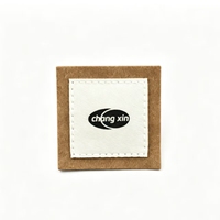 Étiquettes personnalisées en papier kraft double face, écologiques, sérigraphiées pour jeans, vestes, étiquettes à coudre pour vêtements, vente en gros OEM