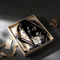 Kotak Hadiah Mewah Latar Belakang Hitam Syal Persegi Satin Motif Bunga Peony Elegan Wanita Syal Rasa Sutra Premium Syal Hadiah Grosir