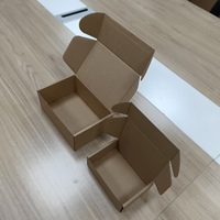 Boîte d'emballage en carton ondulé pour cosmétiques, couleur rose, avec logo personnalisé, fabriquée avec des matériaux recyclés écologiques et pratiques