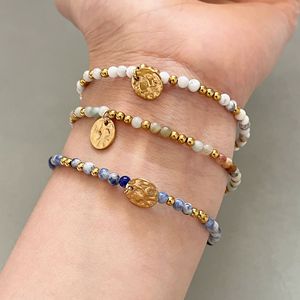 Bracelet de perles à la française, plaqué or 18 carats en acier inoxydable avec breloques en pierres naturelles colorées, bijoux minimalistes - Product Image 1