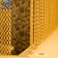 Rideau en maille à maillons métalliques dorés brillants pour la décoration de restaurants et la séparation des espaces