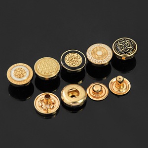 KUNSHUO usine de vêtements hommes chemise 4 parties marque motif personnalisé Logo Abaya Thobe métal boutons pression pour vêtements islamiques - Product Image 4