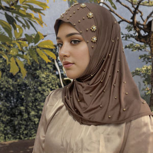 Turbantes Hijab de poliéster hechos a mano CCY Plus Size para mujeres musulmanas, 16 colores lisos, listos para usar, con gorro interior y perlas. - Product Image 2