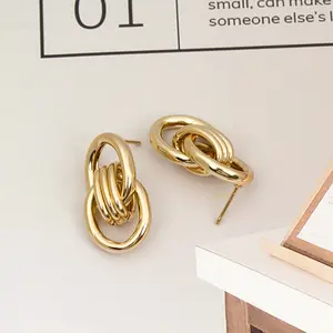 Orecchini all'ingrosso della fabbrica Bulk Women 2023 Gold Color Loop Geometric Earing