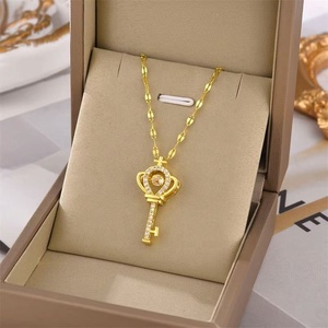 Collier en laiton plaqué or 18 carats anti-ternissement avec pendentif croix, cœur, papillon en zircon, collier de perles pour femme, cadeau de bijoux - Product Image 1