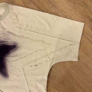 เสื้อยืดสตรีทแวร์ทรงโอเวอร์ไซส์ ผ้าฝ้ายเนื้อดี ตัดเย็บแบบปะติดปะต่อ 3 มิติ คุณภาพสูง ทรงบ็อกซี่ ครอป สำหรับผู้ชาย - Product Image 5