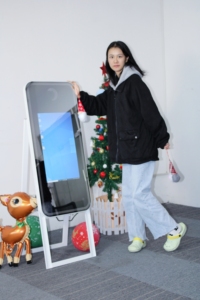 La cabina fotografica dello specchio di nozze e del partito fornisce i <span class=keywords><strong>servizi</strong></span> squisiti ed i prezzi scontati per le cabine della foto della macchina fotografica digitale - Product Image 2