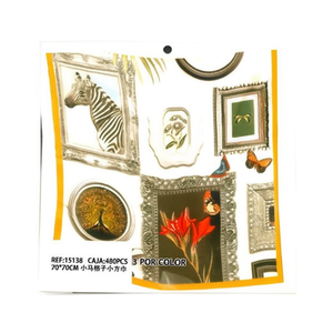 Sciarpa Quadrata a Quadretti Pony 70x70Cm, Stampa alla Moda per Accessori Donna - Product Image 1