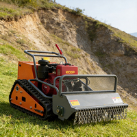 Mini-tracteur multifonctionnel télécommandé sans fil à chenilles pour tonte de pelouse, avec conception anti-herbe et capacité de creusement profond, idéal pour les espaces extérieurs.