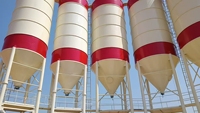 Silo à ciment vertical détachable de 50 à 400 tonnes avec moteur électrique, réservoir de stockage de cendres volantes en vrac, haute efficacité de production, directement