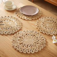 Décoration de table en macramé, set de sets de table bohèmes faits à la main, combinaison de tapis de table tissés en paille de maïs naturelle pour table à manger, cuisine