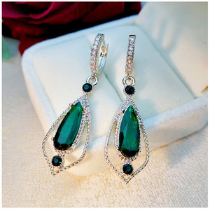 Orecchini Pendenti a Goccia Verde con Design Traforato per Donne, Gioielli Vintage alla Moda - Product Image 4