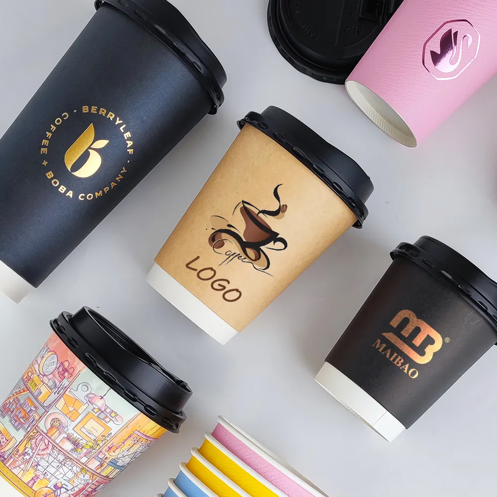 Custom Print Logo Design Print Eco Vriendelijke Wegwerp Kartonnen Koude Drank Warme Koffie Papier Cup Met Deksel Mouw Houder Afhaalmaaltijd