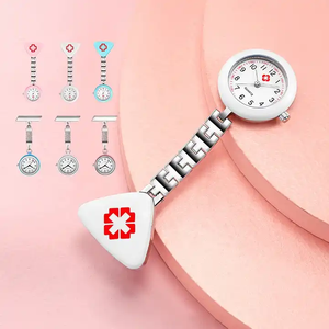 Montres personnalisées pour infirmières, montres de poche pour femmes, <span class=keywords><strong>montre</strong></span> à quartz tendance, logo personnalisé, broche médicale - Product Image 1