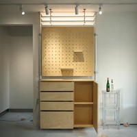 Présentoir modulaire autoportant à 4 niveaux en profilé aluminium pour panneaux marins, vitrine simple