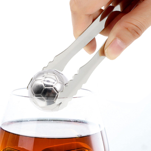 Coffret cadeau Boîte en PP 4 pièces Vin Réutilisable 304 Acier inoxydable Glaçons ronds Football Soccer Whisky Pierres de refroidissement - Product Image 3