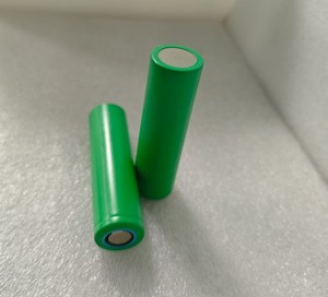 18650 באיכות גבוהה נטענת lifepo4 מוצק לחצן המדינה 3000mah <span class=keywords><strong>3.7V</strong></span> <span class=keywords><strong>4000</strong></span> מחזורים עבור לייזר לפיד flight - Product Image 4