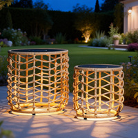 Table basse d'extérieur moderne en osier à énergie solaire avec lumières LED décoratives, étanche, 1 place, pour jardin, cour, bord de piscine