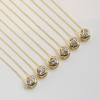 Collier avec pendentif initial en zircone blanche taille ronde, brillant, 26 lettres de l'alphabet, idéal pour cadeau de fête prénuptiale
