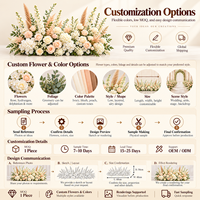 Composition florale artificielle blanc crème faite à la main, chemin de table floral, présentation de fleurs mélangées pour la décoration de scène de cérémonie de mariage