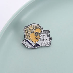 Sming Pins HELP IS on the WAY, alfileres esmaltados, broches <span class=keywords><strong>de</strong></span> película <span class=keywords><strong>de</strong></span> comedia, insignia, Pin <span class=keywords><strong>de</strong></span> solapa para mochila, accesorios <span class=keywords><strong>de</strong></span> ropa, joyerí<span class=keywords><strong>a</strong></span> divertida - Product Image 5