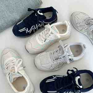 Chaussures de sport polyvalentes respirantes pour femmes, esthétique sportive bleu marine, chaussures de sport décontractées élégantes confortables à lacets - Product Image 1