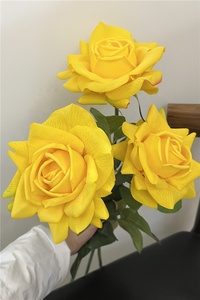 Rose Artificiali LUYI a Stelo Lungo in Seta Effetto Reale, Mazzo di Fiori per Decorazioni Matrimoniali e Domestiche, Rose Artificiali all'Ingrosso - Product Image 3