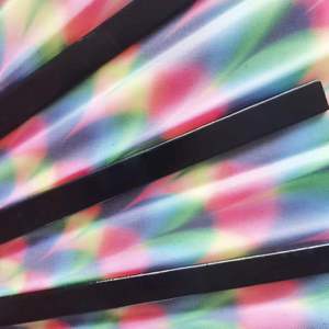 Éventails pliants en bambou noir et rose 33CM, surface en tissu arc-en-ciel écologique peinte, éventail de danse japonais, vente en gros - Product Image 5