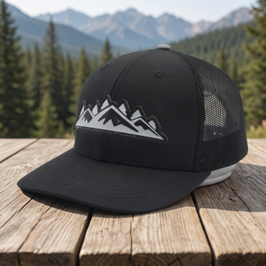 Casquette Trucker en Maille Noire avec Logo Montagne sur le Panneau Avant, Six Panneaux, Réglable, Unisexe, pour Activités de Plein Air, Fabricant Vietnamien - Product Image 1
