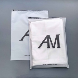 Sac de conception nouvelle pour l'emballage des vêtements, emballage personnalisé pour vêtements, emballage de vêtements à bas prix - Product Image 2